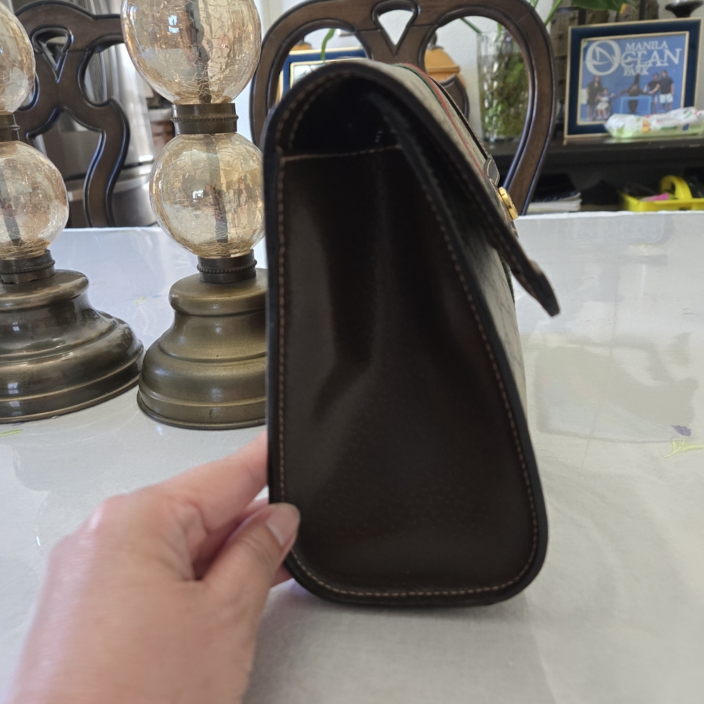 Gucci Beige and Brown Logo Clutch with Red and Green Stripe. - Picture 5 of 10